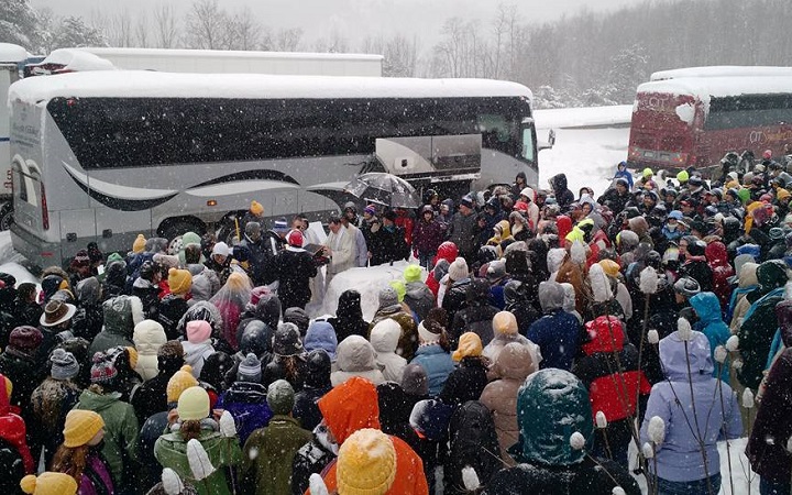 These Young Pro-Life Christians Stranded for Hours on the Pennsylvania Turnpike Did Something Amazing